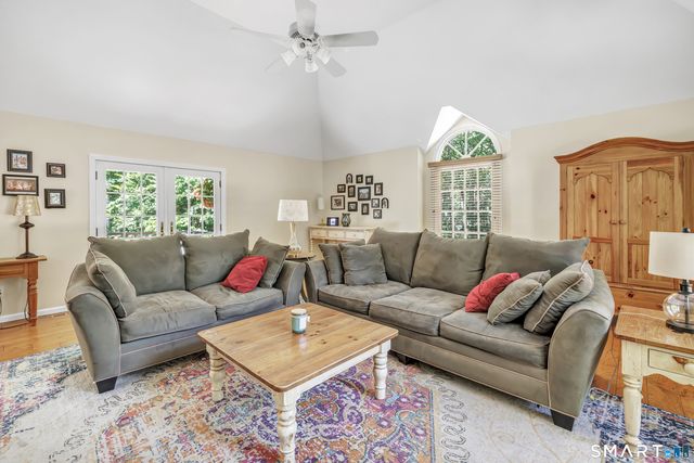 995 Beaver Dam Road, Stratford, CT 06614