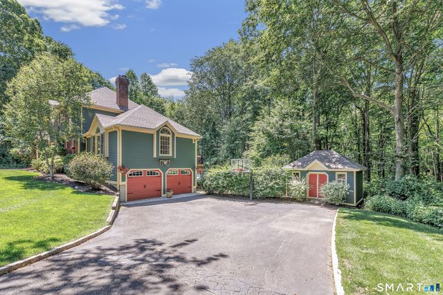 995 Beaver Dam Road, Stratford, CT 06614
