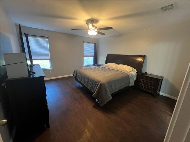 2100 Boyer DR, Taylor, TX 76574