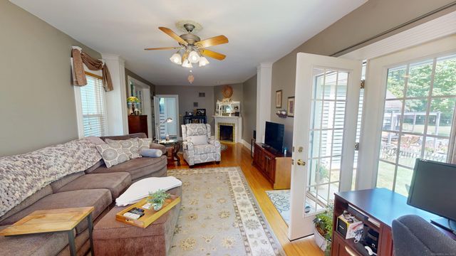 598 East Street, Middletown, CT 06457