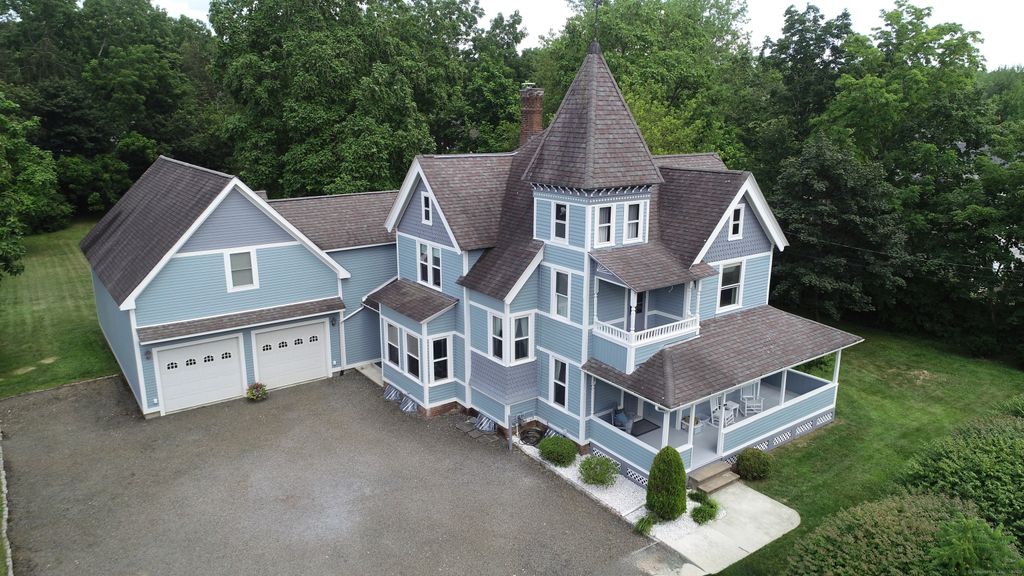 598 East Street, Middletown, CT 06457