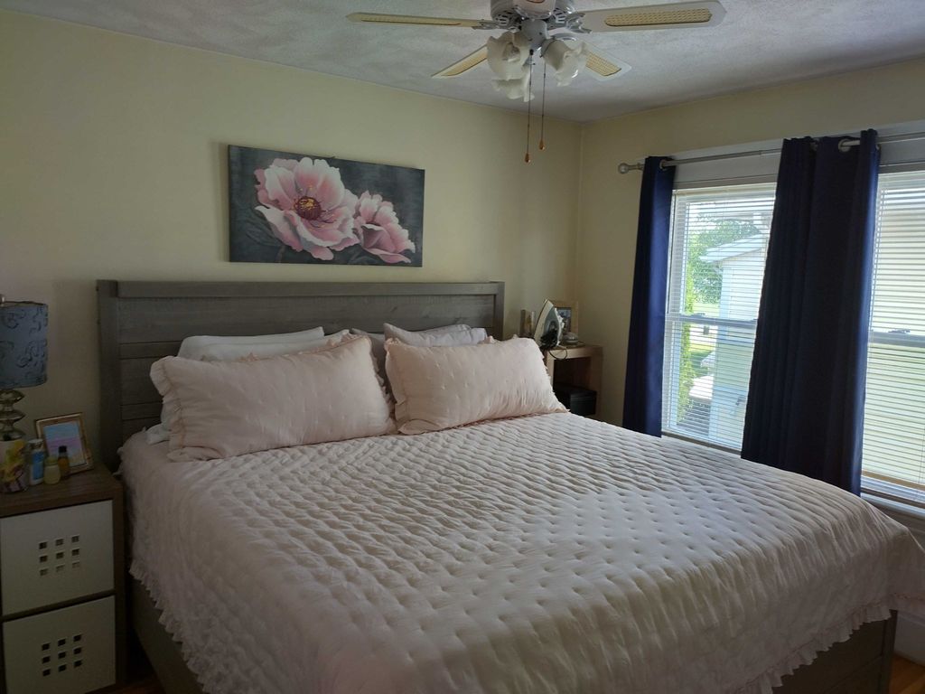 93 Bartlett Ave 2, Belmont, MA 02478