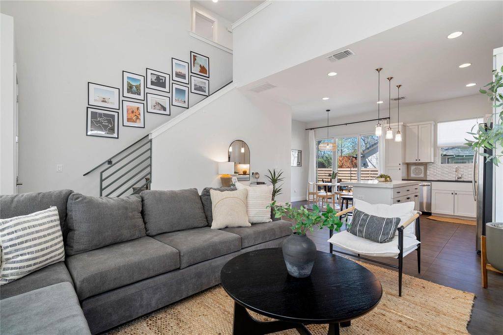 1126 Linden ST 1, Austin, TX 78702
