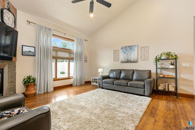 7301 S Grand Arbor Ct Court, Sioux Falls, SD 57108