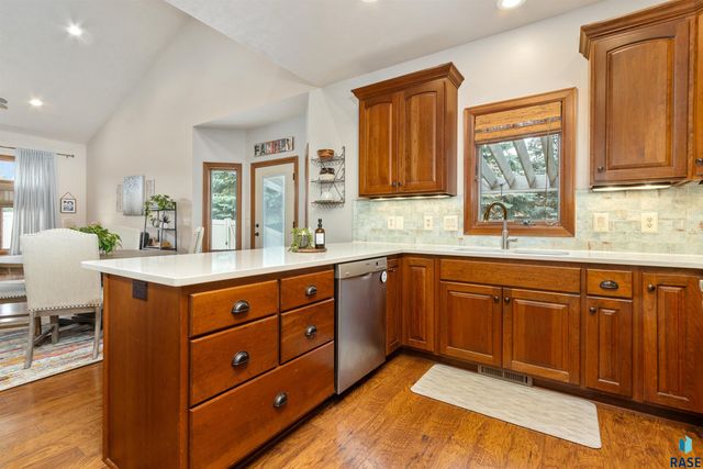 7301 S Grand Arbor Ct Court, Sioux Falls, SD 57108