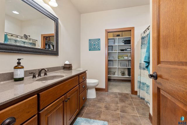 7301 S Grand Arbor Ct Court, Sioux Falls, SD 57108