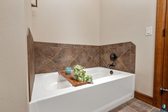 7301 S Grand Arbor Ct Court, Sioux Falls, SD 57108