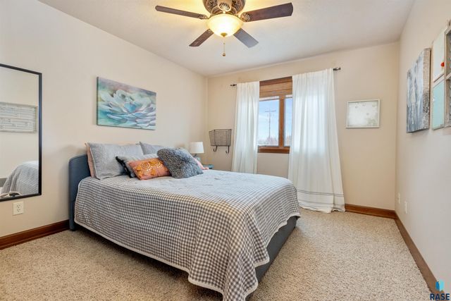 7301 S Grand Arbor Ct Court, Sioux Falls, SD 57108