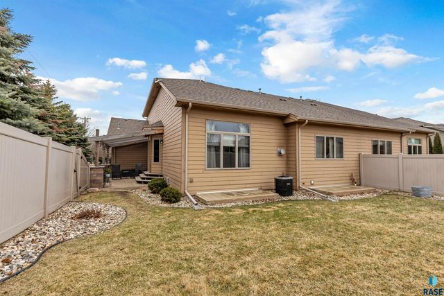 7301 S Grand Arbor Ct Court, Sioux Falls, SD 57108
