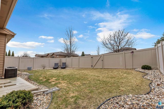 7301 S Grand Arbor Ct Court, Sioux Falls, SD 57108