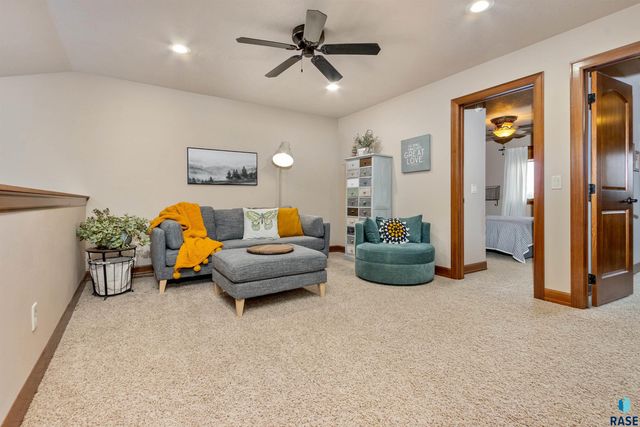 7301 S Grand Arbor Ct Court, Sioux Falls, SD 57108