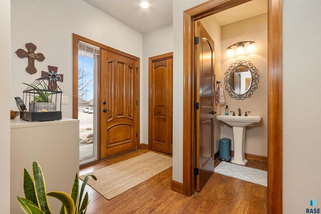 7301 S Grand Arbor Ct Court, Sioux Falls, SD 57108