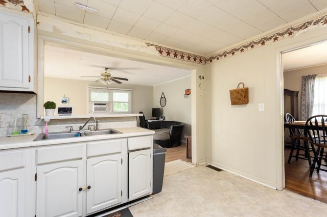 469 Cash Street, Spring City, TN 37381