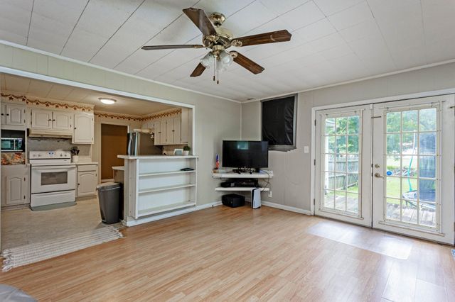 469 Cash Street, Spring City, TN 37381