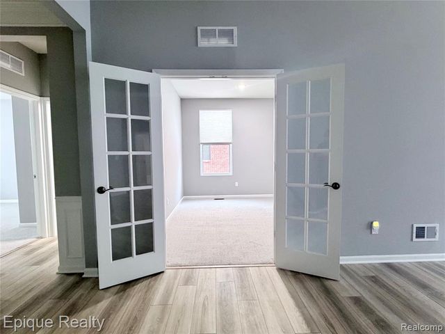 55638 Oak Pointe Drive, Shelby Twp, MI 48315