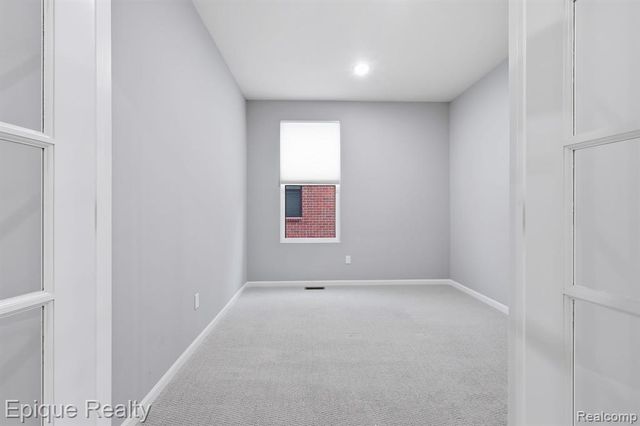 55638 Oak Pointe Drive, Shelby Twp, MI 48315