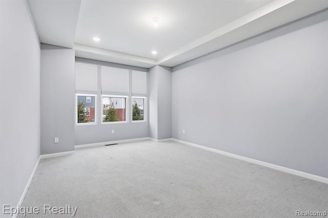 55638 Oak Pointe Drive, Shelby Twp, MI 48315