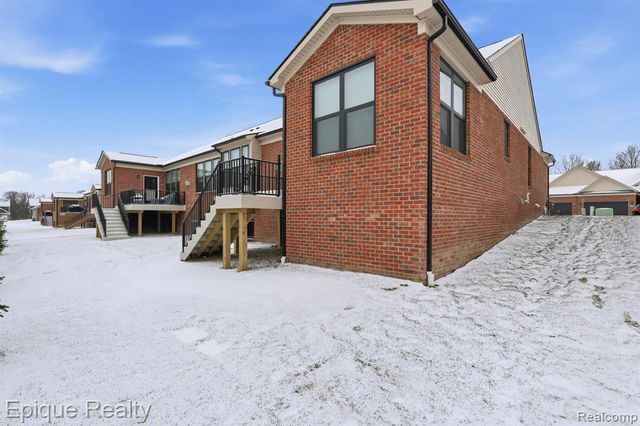 55638 Oak Pointe Drive, Shelby Twp, MI 48315