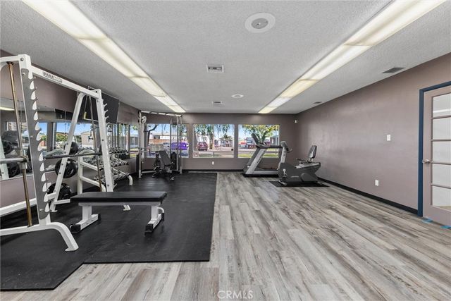 114 Cedarwood Lane, Bakersfield, CA 93308