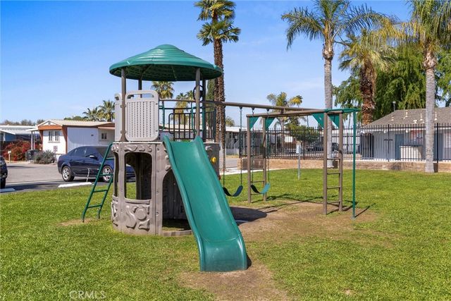 114 Cedarwood Lane, Bakersfield, CA 93308