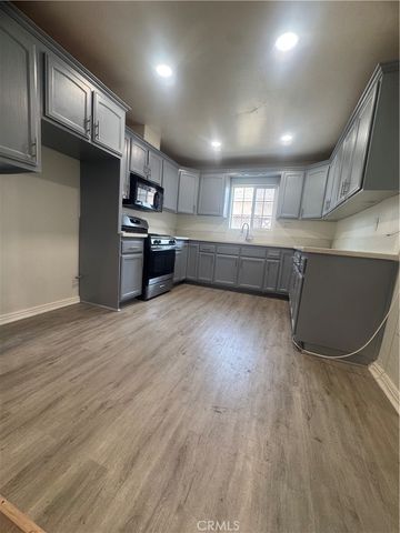 13107 Jarvis, Los Angeles, CA 90061