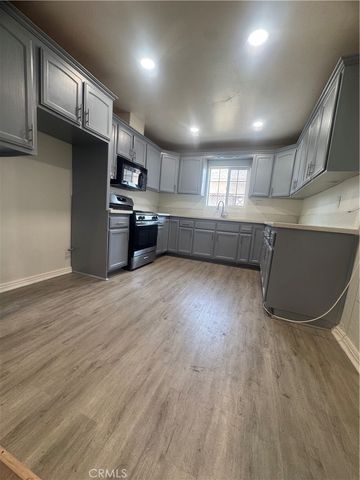 13107 Jarvis, Los Angeles, CA 90061