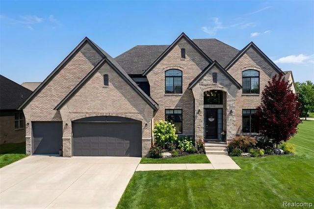 21924 E Majestic Drive, Macomb, MI 48044