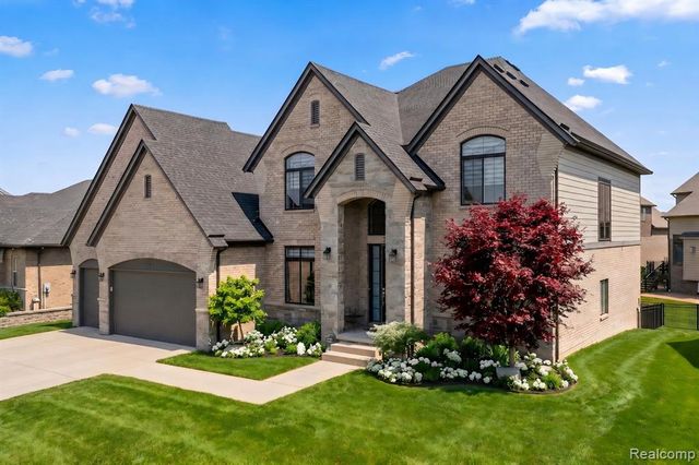 21924 E Majestic Drive, Macomb, MI 48044