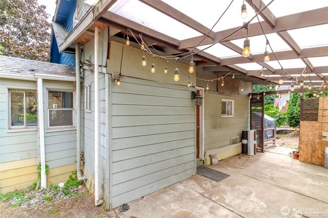 1551 N Callow Avenue, Bremerton, WA 98312