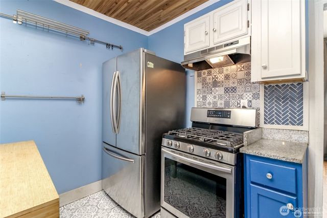 1551 N Callow Avenue, Bremerton, WA 98312