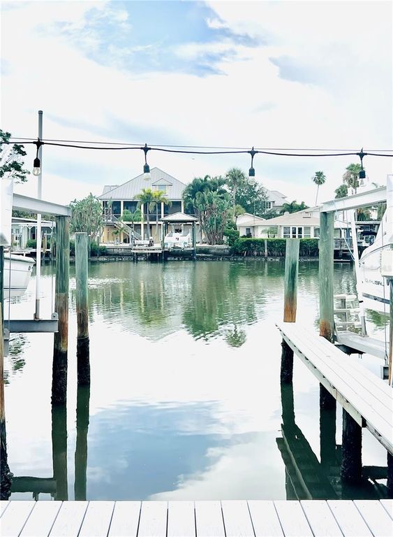 300 VENETIAN DRIVE 2, Clearwater, FL 33755
