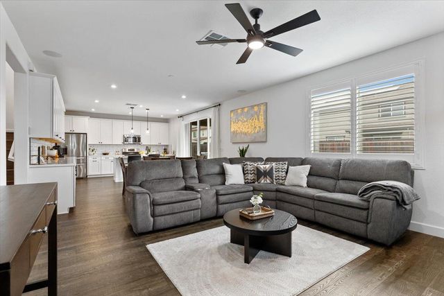 10469 Fendi Way, Elk Grove, CA 95757
