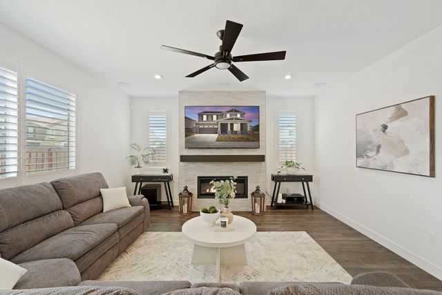 10469 Fendi Way, Elk Grove, CA 95757