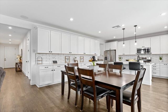 10469 Fendi Way, Elk Grove, CA 95757
