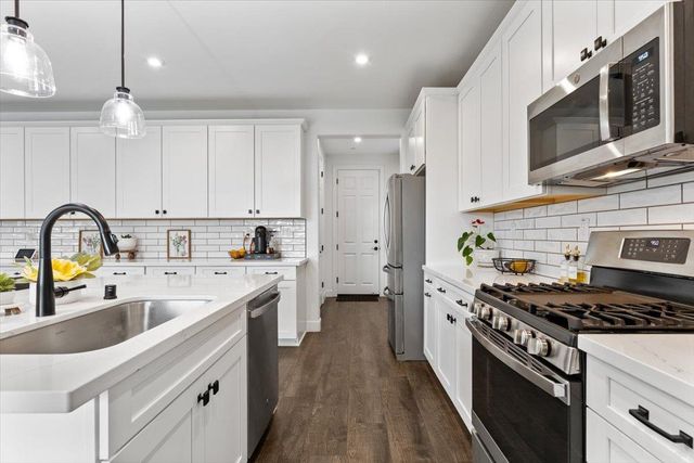 10469 Fendi Way, Elk Grove, CA 95757