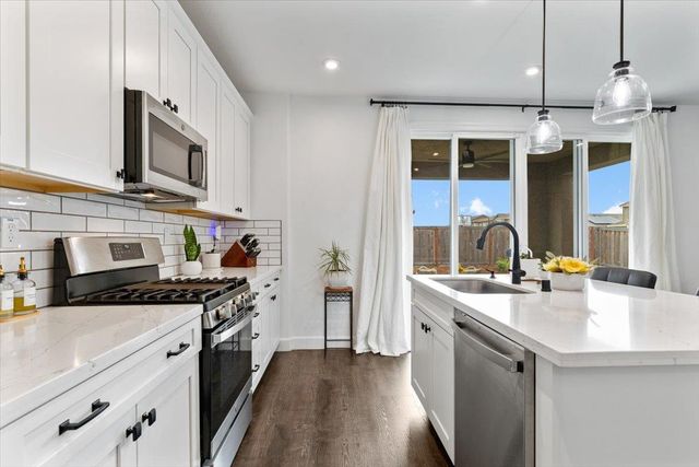 10469 Fendi Way, Elk Grove, CA 95757