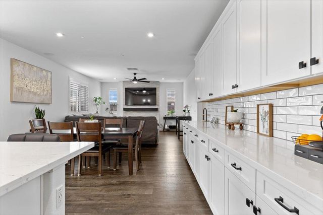 10469 Fendi Way, Elk Grove, CA 95757