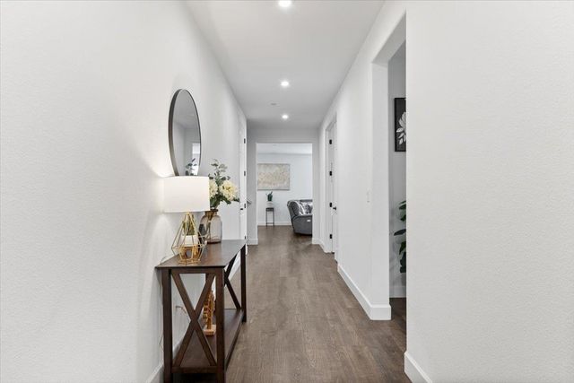 10469 Fendi Way, Elk Grove, CA 95757