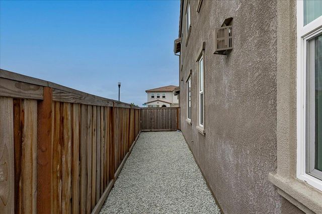 10469 Fendi Way, Elk Grove, CA 95757