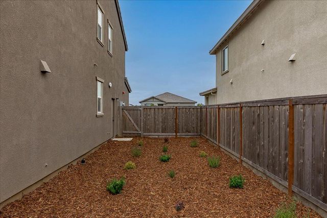10469 Fendi Way, Elk Grove, CA 95757
