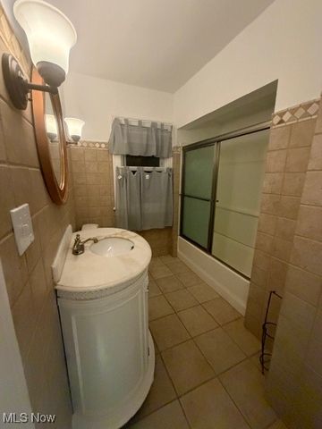 1476 Clermont Road, Cleveland, OH 44110