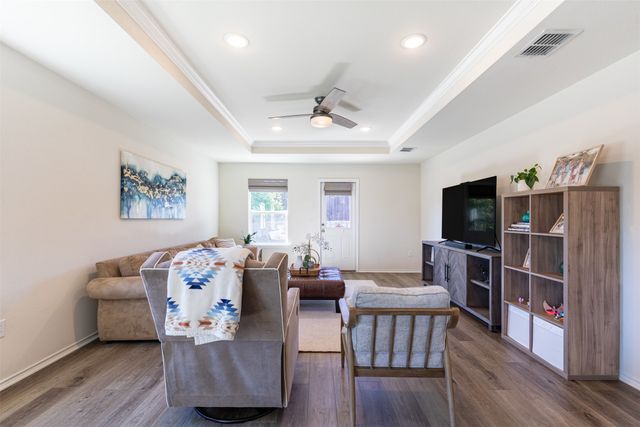 1340 Vernon Drive, Aubrey, TX 76227
