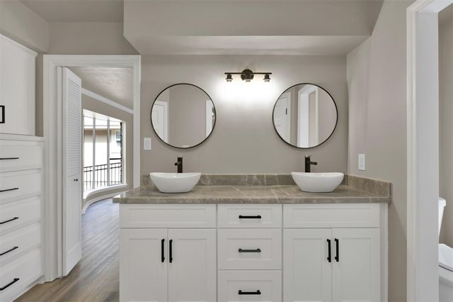 88 April Wind Drive S, Conroe, TX 77356