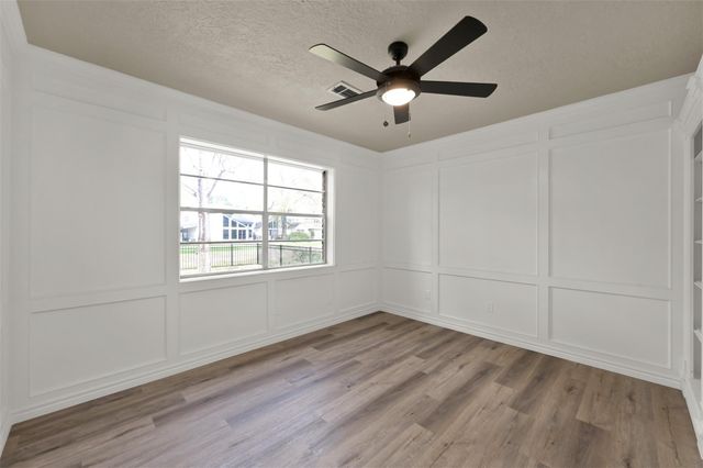 88 April Wind Drive S, Conroe, TX 77356