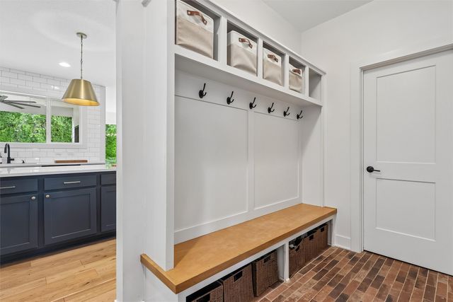 11095 Brookdale Drive, West Des Moines, IA 50266