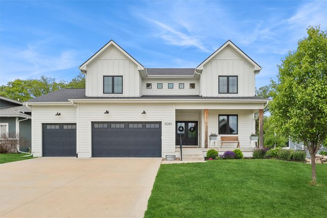 11095 Brookdale Drive, West Des Moines, IA 50266