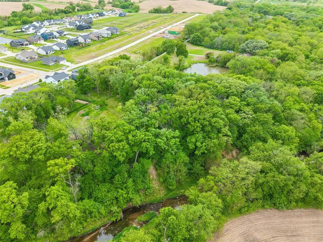 11095 Brookdale Drive, West Des Moines, IA 50266