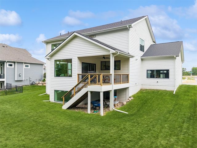 11095 Brookdale Drive, West Des Moines, IA 50266