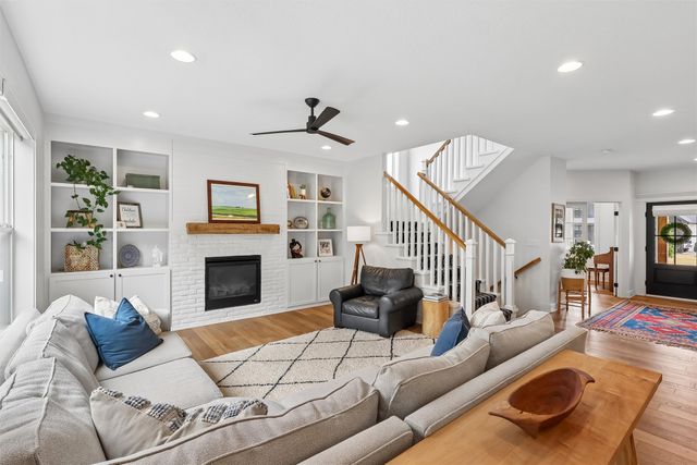 11095 Brookdale Drive, West Des Moines, IA 50266