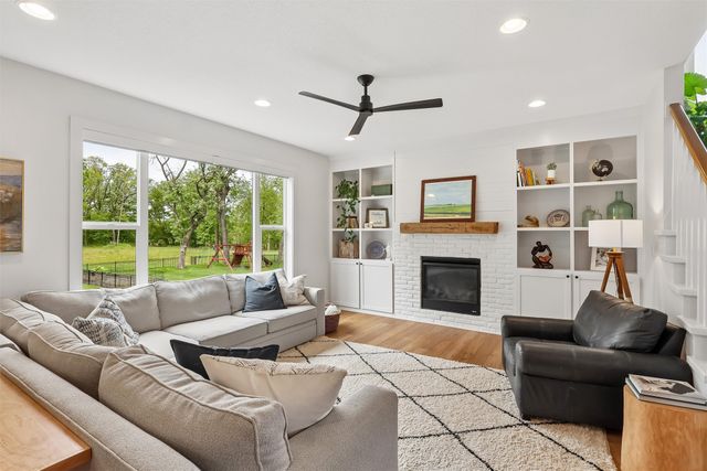 11095 Brookdale Drive, West Des Moines, IA 50266